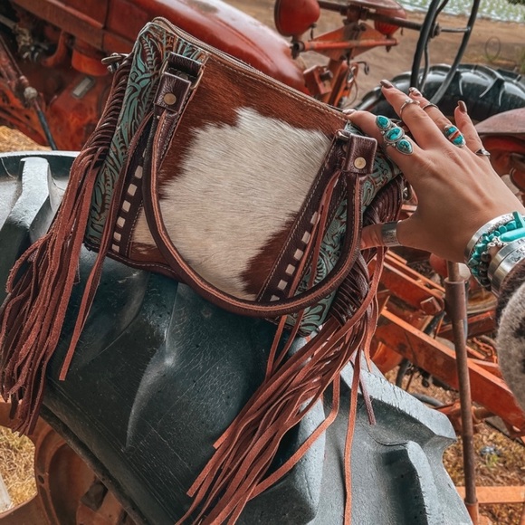 Haute Southern Hyde Fringe Cowhide Crossbody Concealed Carry Purse - Picture 1 of 10